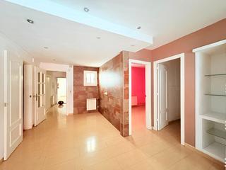 Pis  Carrer de sants. Vivienda de 94 m2 sita en calle de sants, 3 dormitorios.