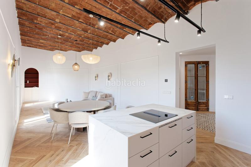 Foto ff538a85-9193-4987-8356-697615e76074. Etagenwohnung mit heizung in Sant Antoni Barcelona