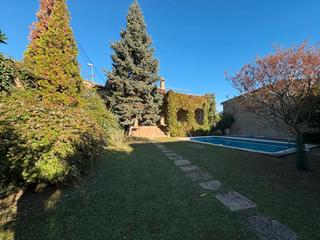 Casa  Carrer dels masos del mig. Casa de 190 m2 en foixà. parcela de 400m2+ parcela de 400m2