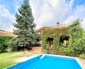 Haus  Carrer dels masos. Casa de 190 m2 en foixà. parcela de 400m2+ parcela de 400m2