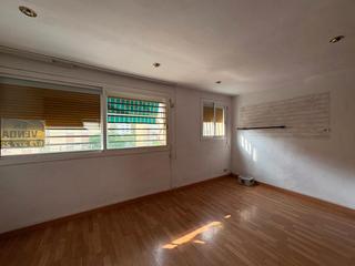 Appartement  Via favència. Piso de 60 m2 en vía favencia.