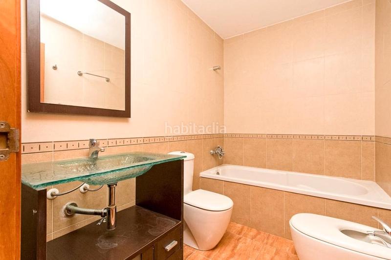 Foto 9c612dee-b4d6-43e7-939e-5b59092021f3. Flat with heating parking in La Cogullada Terrassa