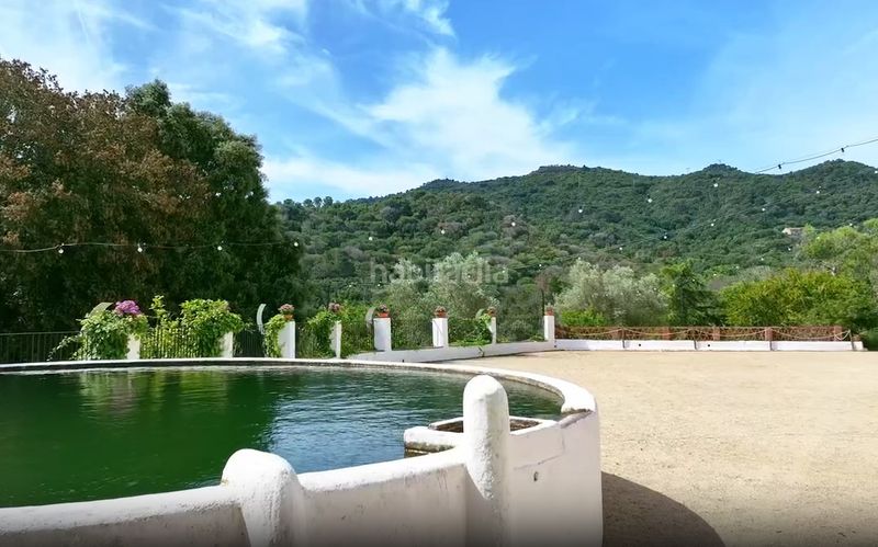 Foto 189140c4-0c19-49ba-9608-04cce1cbd31e. Masia amb xemeneia aparcament a Urbanitzacions Argentona