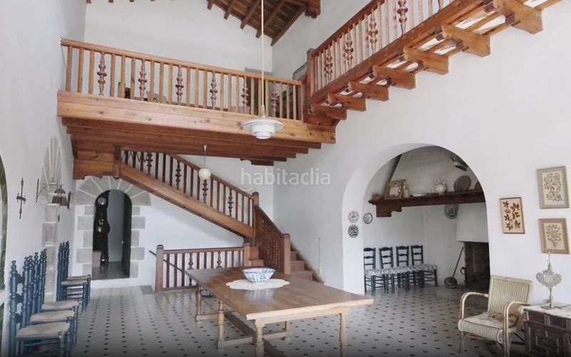 Foto 5b589205-7089-4473-8cd5-2cd02e801cd6. Masia amb xemeneia aparcament a Urbanitzacions Argentona