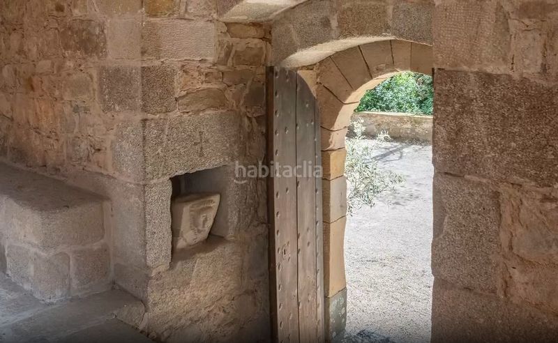 Foto 8ecd4403-89f2-40aa-9587-ada8a3ecc405. Masia amb xemeneia aparcament a Urbanitzacions Argentona