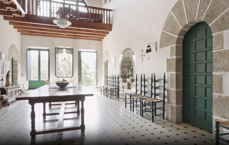 Foto 9e7b73fb-eb0c-4107-93b2-d69232b33641. Masia amb xemeneia aparcament a Urbanitzacions Argentona