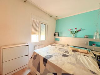 Pis  Avinguda del bosc. Piso de 60 m2 en av. del bosc (hospitalet), 2 hab, balcón.