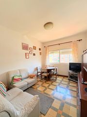 Appartamento  Carrer de vilamarí. Piso en calle villamarí 95 m2, 4 hab, 1 bañ. ascensor.