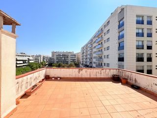Duplex  Carrer de sant oleguer. Piso 53m2 + terrado privado 70 m2 sito en carrer sant oleguer (s