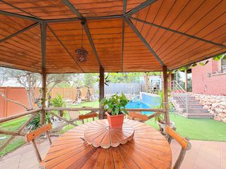 Maison  Carrer ronda del bosc 40. Casa de 125 m2 en ronda del bosc (rellinars), con zona ajardinad