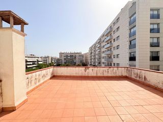 Penthouse  Carrer de sant oleguer 132. Vivienda tipo ático-dúplex de 53 m2 construidos (45 m2 útiles)+
