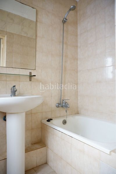 Foto db088119-498b-486d-9898-ca6db8ba2472. Estudi amb calefacció a Sagrada Família Barcelona