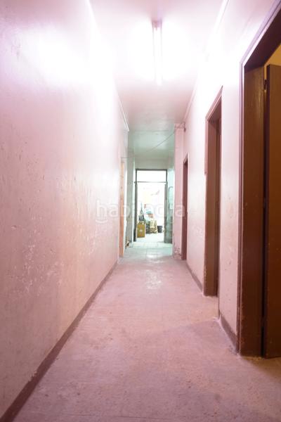 Foto 49c40ce8-1adc-4dc4-ba6d-b0a1b2d8af83. Locale commerciale in carrer d'amílcar 122 in Guinardó Barcelona