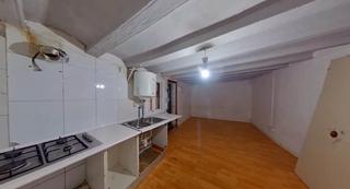 Piso  Carrer d'en robador. Estudio de 40 m2 en carrer d'en robador.