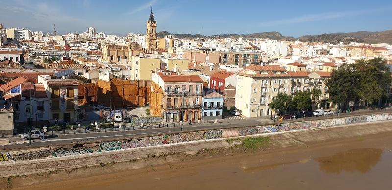 Foto 57ac17d1-3a66-40e3-a942-762a8b643f84. Piso en avenida de la rosaleda 6 en La Goleta - San Felipe Neri Málaga