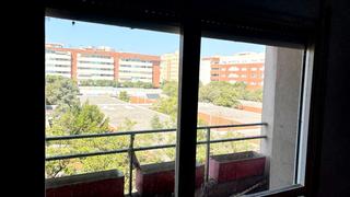 Flat  Plaa de l'abat oliba. Piso a reformar reus