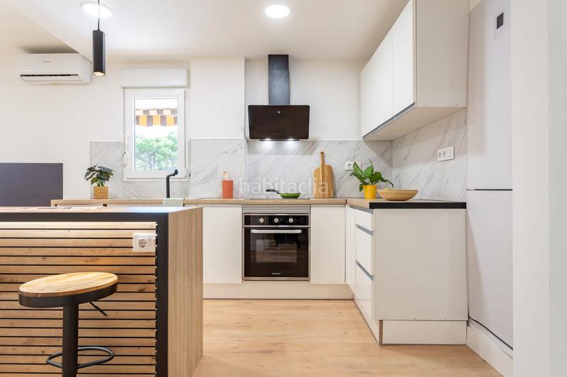 Foto 4a5c0131-ea73-46a9-9b86-73ca34ce1fb5. Pis a carrer de fra juníper serra 17 a Mar i Camp - Platja dels Capellans Salou