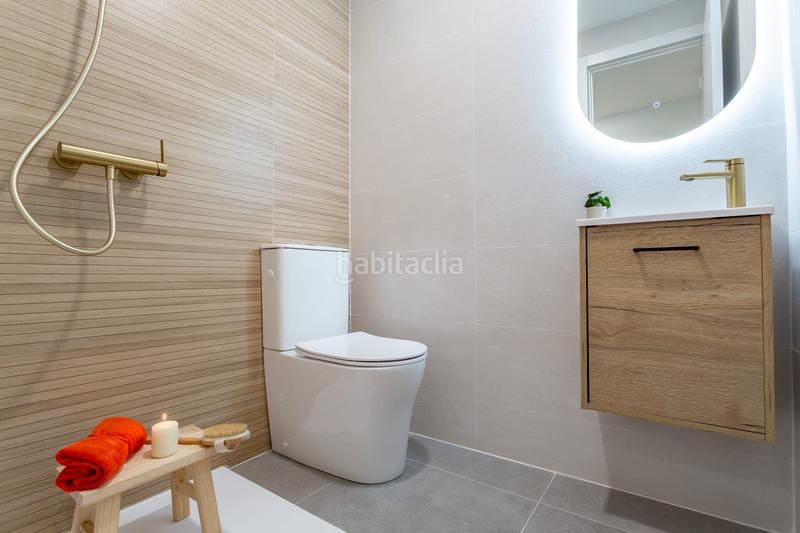 Foto 908cbbbe-9e4a-4364-a688-f79cd2bc541e. Pis a carrer de fra juníper serra 17 a Mar i Camp - Platja dels Capellans Salou