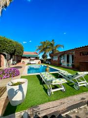Chalet  Carrer empord. Casa pilar benjumea