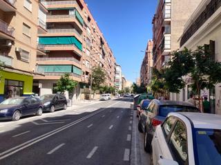 Location Local commercial à Calle calle arabial 120. Alquiler  local calle arabial