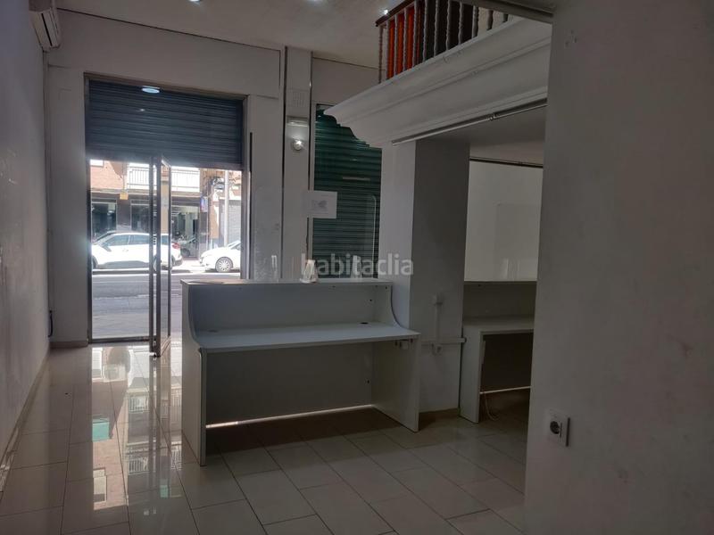 Foto b9e6e7ff-bc76-4b40-a4ec-63bcff2366f5. Location local commercial dans calle calle arabial 120 dans Granada