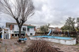 Xalet a Calle divan tamarit 3. Chalet en huetor vega.