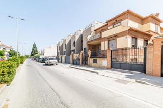 Maison jumelée à Calle mariana pineda 23. Espectacular casa en santa fe