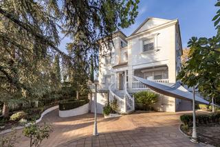 Haus en Avenida olivos ur.monteluz 39. Preciosa casa en peligros