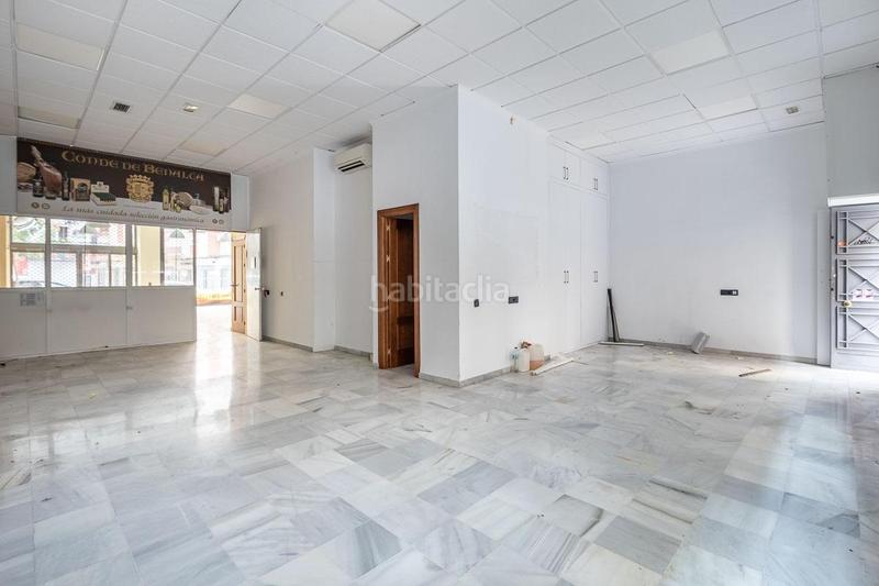 Foto 79ad6f81-e8fd-462d-8590-8c7628c892e7. Local comercial a calle arabial 110 a Camino de Ronda Granada