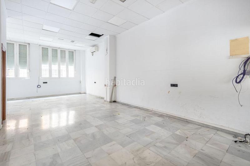 Foto a62a4ac8-d440-43cc-8aa2-6cd5dd7daed1. Local comercial a calle arabial 110 a Camino de Ronda Granada