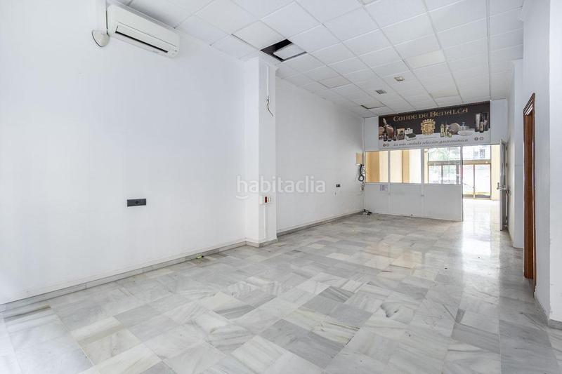 Foto d7602fb2-d6ed-40df-938c-56cb73cf8cba. Local comercial a calle arabial 110 a Camino de Ronda Granada