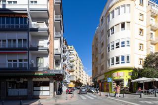 Appartement  Pintor lopez mezquita. Piso tres dormitorios