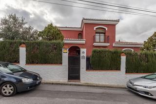 Xalet en Calle oporto 40. Chalet en vias del rey, otura