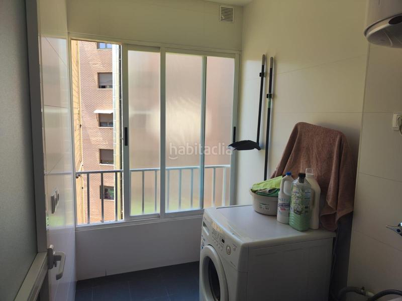 Foto 12875ebc-e8ee-4b64-b794-77d459ad3e0c. Location appartement dans calle demetrio spinola 15 dans Granada