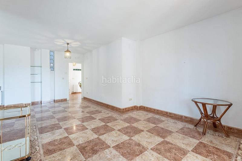Foto 2d4aa87b-de39-4c92-9f16-d41f98d08bdf. Casa en calle almendro (ur.monte elvira 21 gran casa en urbanización el torreón en Albolote