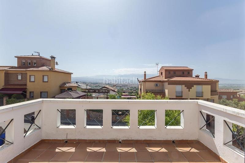 Foto 457da98f-da8d-4cae-8ef7-8e78e2a2065d. Casa en calle almendro (ur.monte elvira 21 gran casa en urbanización el torreón en Albolote