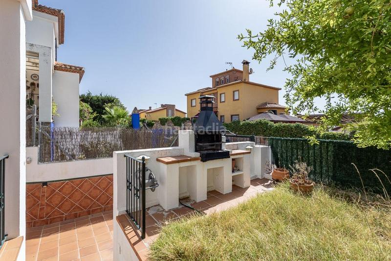 Foto a1173b83-6d58-498b-8445-5e5b3ba40cc8. Casa en calle almendro (ur.monte elvira 21 gran casa en urbanización el torreón en Albolote