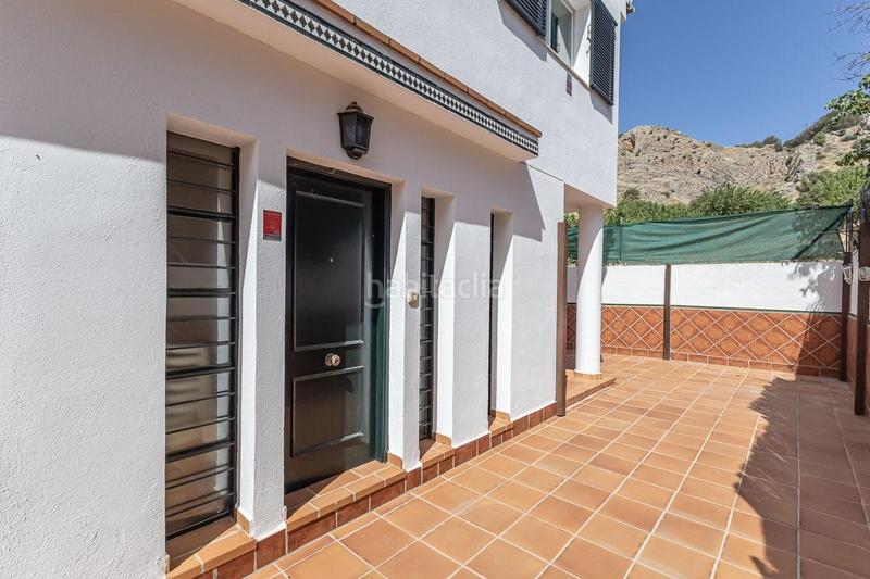 Foto b474d15e-b863-4190-a316-ad91d7589e4b. Casa en calle almendro (ur.monte elvira 21 gran casa en urbanización el torreón en Albolote