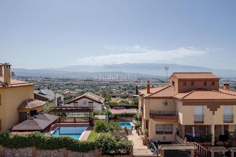 Foto e7c93635-2339-46ae-bd73-78bdbfca3a1d. Casa en calle almendro (ur.monte elvira 21 gran casa en urbanización el torreón en Albolote