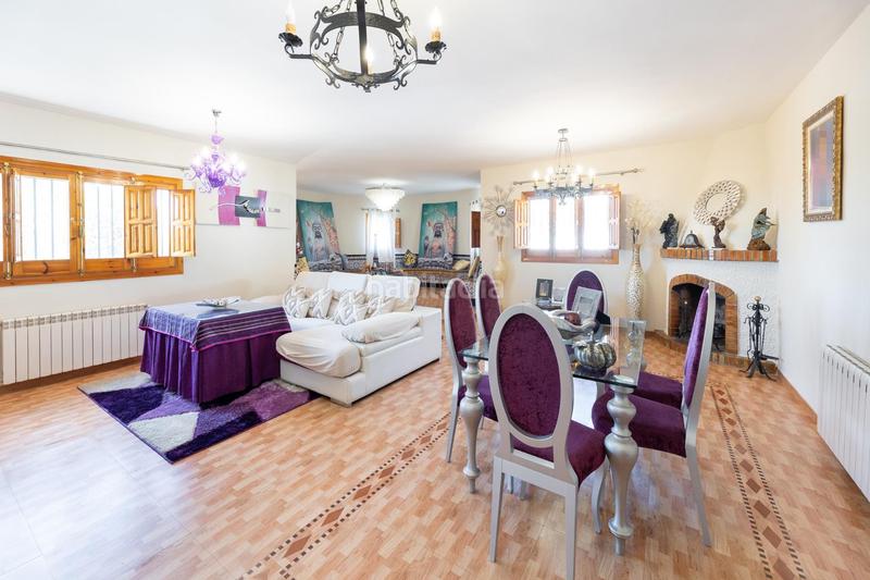 Foto 4b2b8fd6-dbb8-4f5b-85c7-8c988ebec4bb. Chalet en cerezos ii 30 villa de lujo exclusividad, espacio y estilo en un entorno privilegiado en Gójar