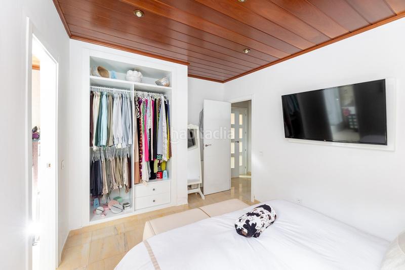 Foto ea922bf5-5956-4732-85d6-d1cd2fe3e396. Chalet en cerezos ii 30 villa de lujo exclusividad, espacio y estilo en un entorno privilegiado en Gójar