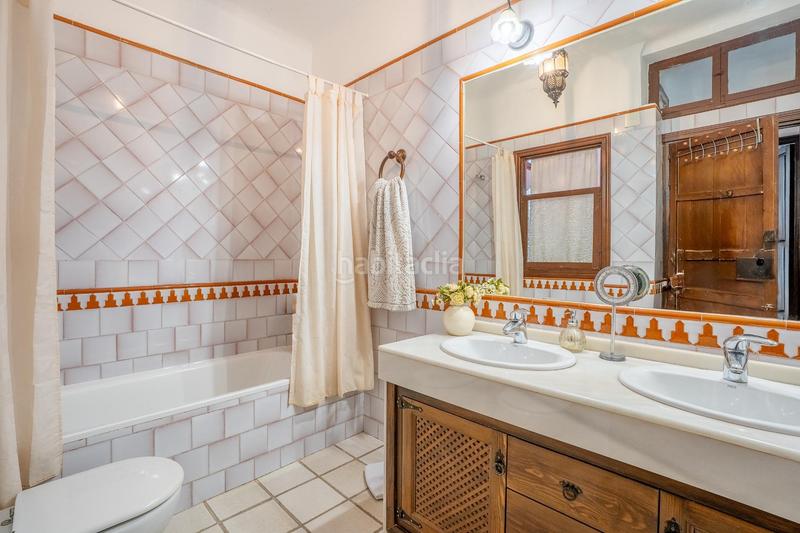 Foto e293a402-296d-446f-90a1-59268f74e04a. Casa en calle alamillos de san cecilio 1 precioso carmen a la venta en Granada