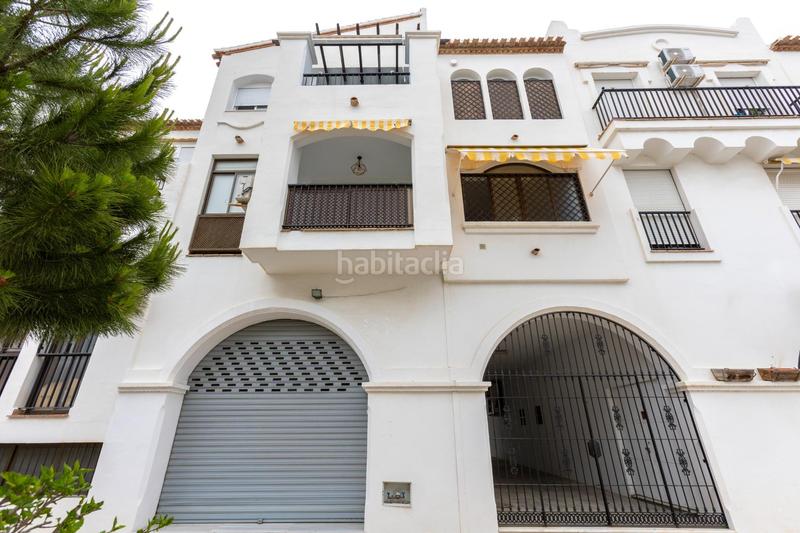 Foto d807d263-b4d7-4a02-a5c0-e89103d1c488. Piso en calle zinnia 2 piso de 3 dormitorios junto playa poniente, . en Motril
