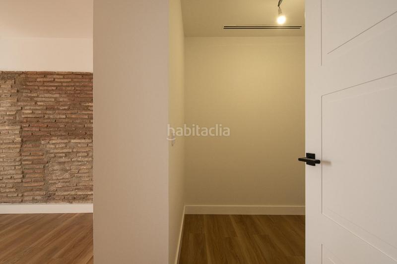 Foto b1579f3a-26ab-490a-b90f-46aa94eecedf. Piso en calle hotno de vidrio 14 horno de vidrio, monte de piedad 7 y 9 b en Granada