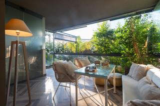 Etagenwohnung in Calle astrea 2. Venta de piso totalmente amueblado, equipado y con 100 m2 de jar