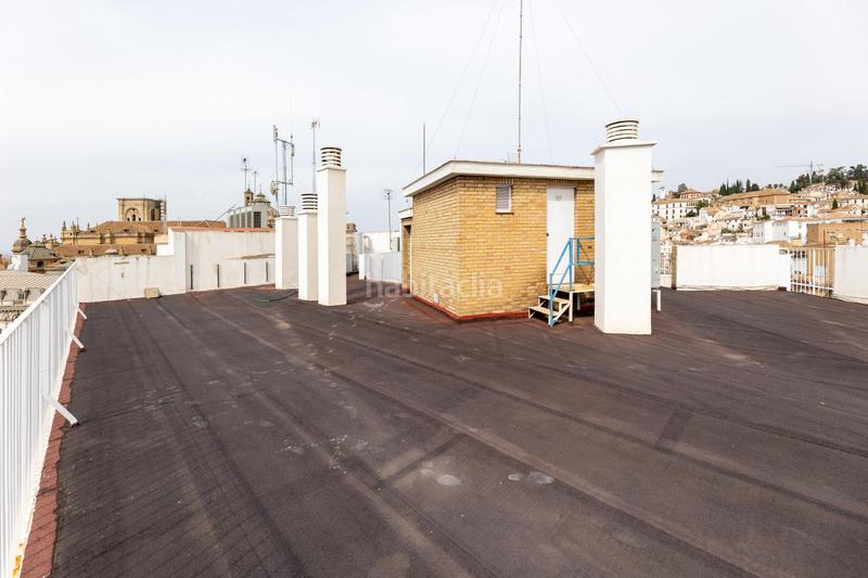 Foto c7120dcb-c4e0-49d9-bded-a587373fc85a. Office space in pl. isabel la católica in San Matías - Realejo Granada