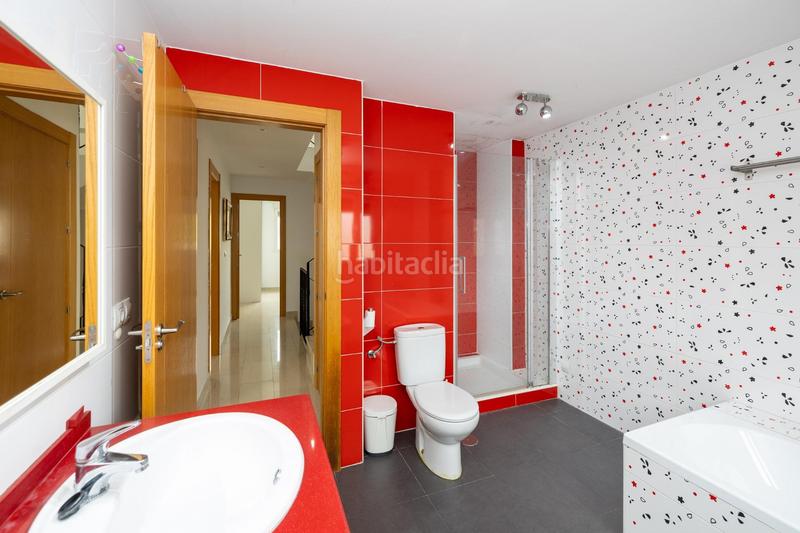 Foto 9b22a2a4-c2d2-4ada-801f-4a3b6502eb4c. Casa adosada en camino camino gojar casa adosada en gojar. en Gójar