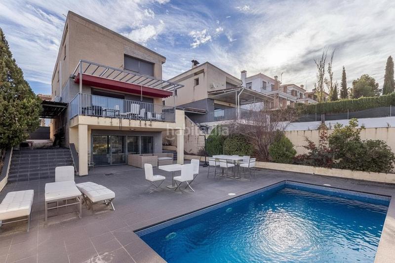 Foto ba29963b-5b31-4bb8-80b1-028f287b7497. Casa in calle cosmos 10 in Barrio de la Vega Monachil