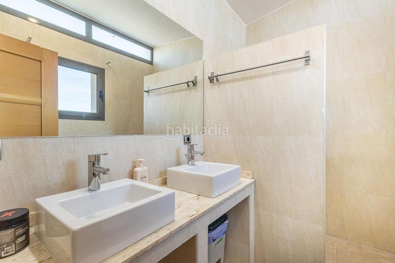 Foto d5cd5f8d-060c-48ce-9a6e-106e10e19ff9. Casa in calle cosmos 10 in Barrio de la Vega Monachil