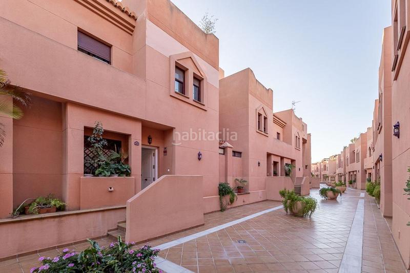 Foto f3c1af0a-12f5-45ea-8d8c-0d48a3adf31b. Reihenhaus in calle rector juan de dios lopez 52 in Motril